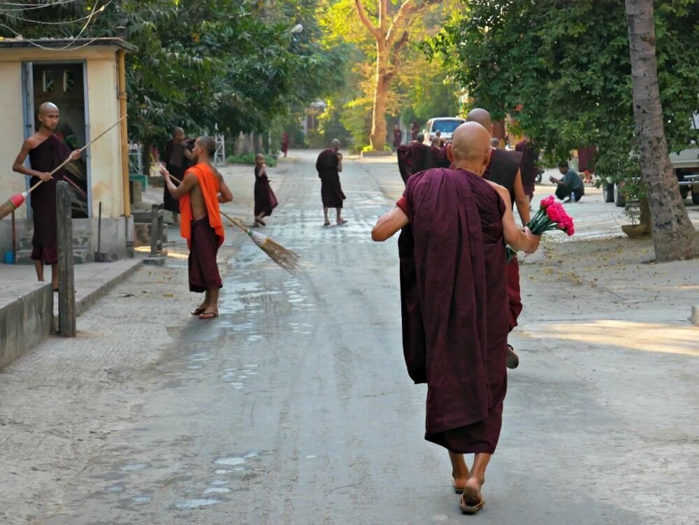 3 Ancient Cities of Mandalay | Nomaddicitves